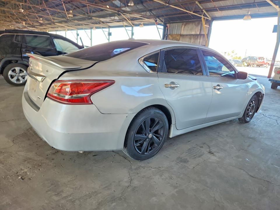 Photo 3 from auction – 2013 NISSAN ALTIMA with VIN 1N4AL3AP9DN433503