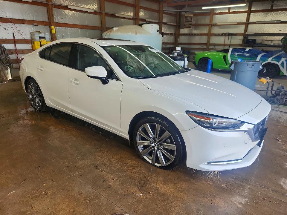 Photo 4 from auction – 2018 MAZDA 6 with VIN JM1GL1XY8J1324817