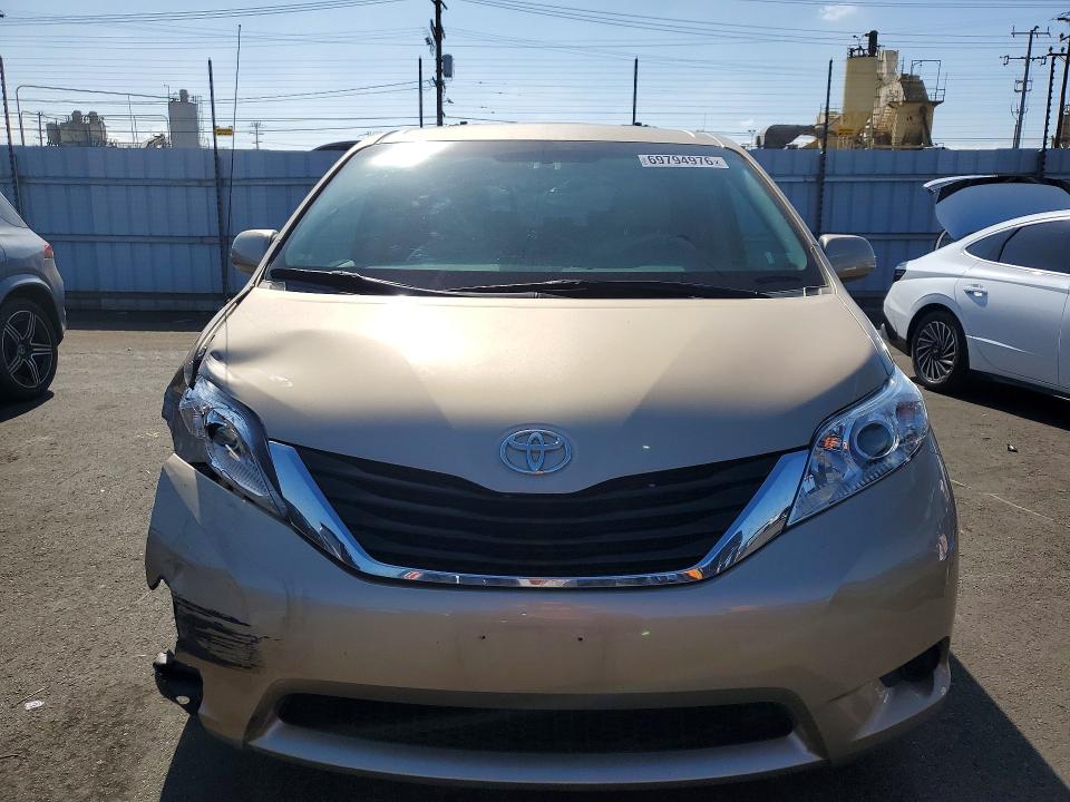 Photo 5 from auction – 2013 TOYOTA SIENNA with VIN 5TDKK3DC2DS292875