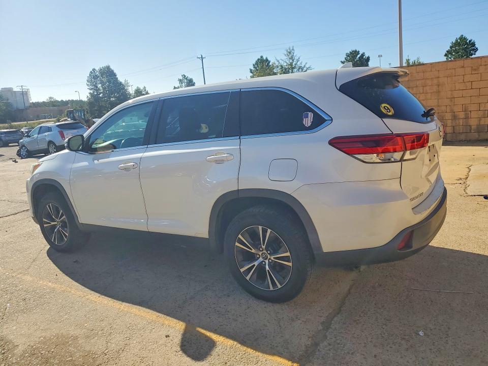 Photo 2 from auction – 2019 TOYOTA HIGHLANDER with VIN 5TDZZRFH7KS325324