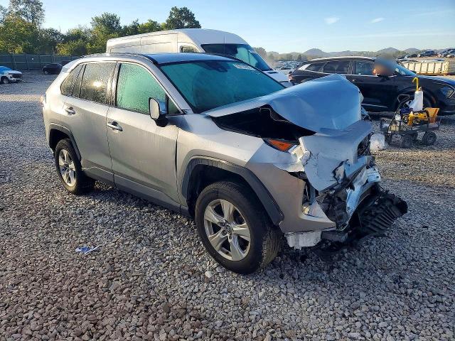 Снимка 4 от търг – 2021 TOYOTA RAV4 с VIN 2T3P1RFV2MW221037