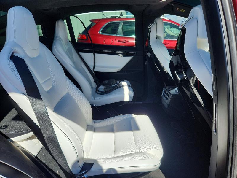 Снимка 10 от търг – 2016 TESLA MODEL X с VIN 5YJXCBE27GF028904