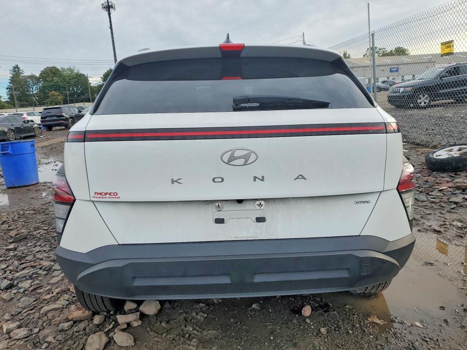 Снимка 6 от търг – 2025 HYUNDAI KONA с VIN KM8HBCAB9SU342505