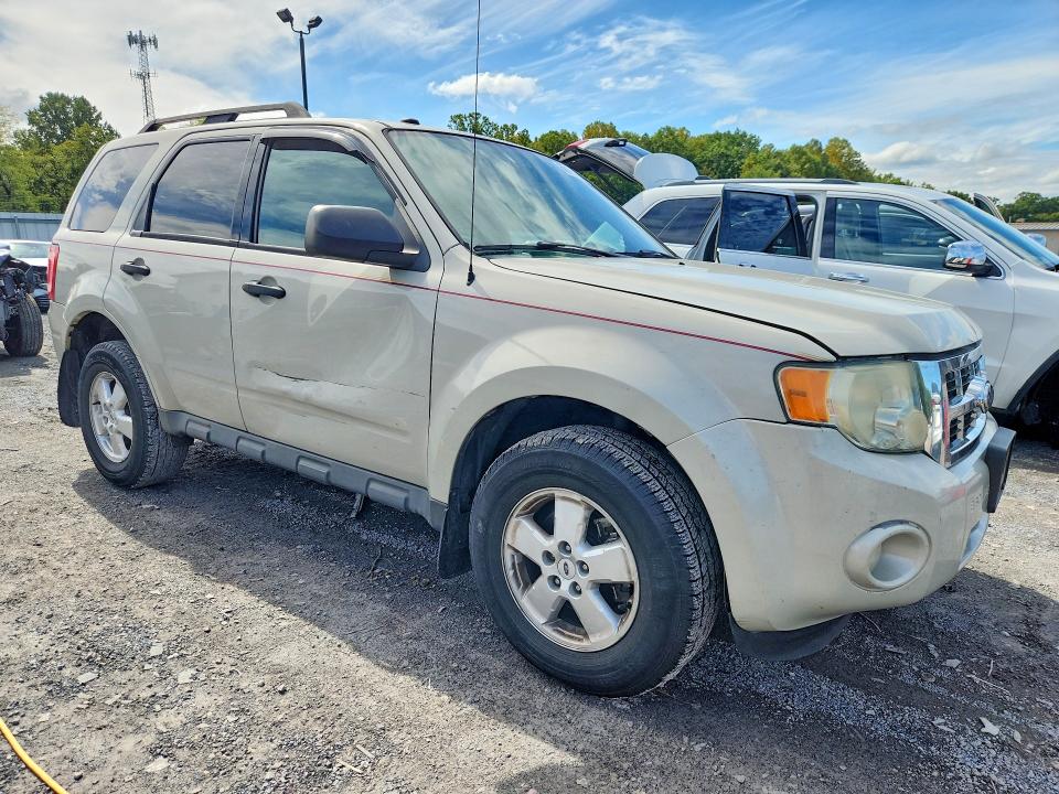 Photo 4 from auction – 2009 FORD ESCAPE with VIN 1FMCU93G09KA61487