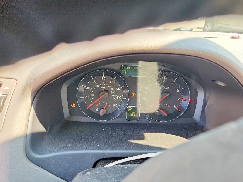 Zdjęcie 9 z aukcji – 2011 VOLVO S40 z VIN YV1672MS7B2550178