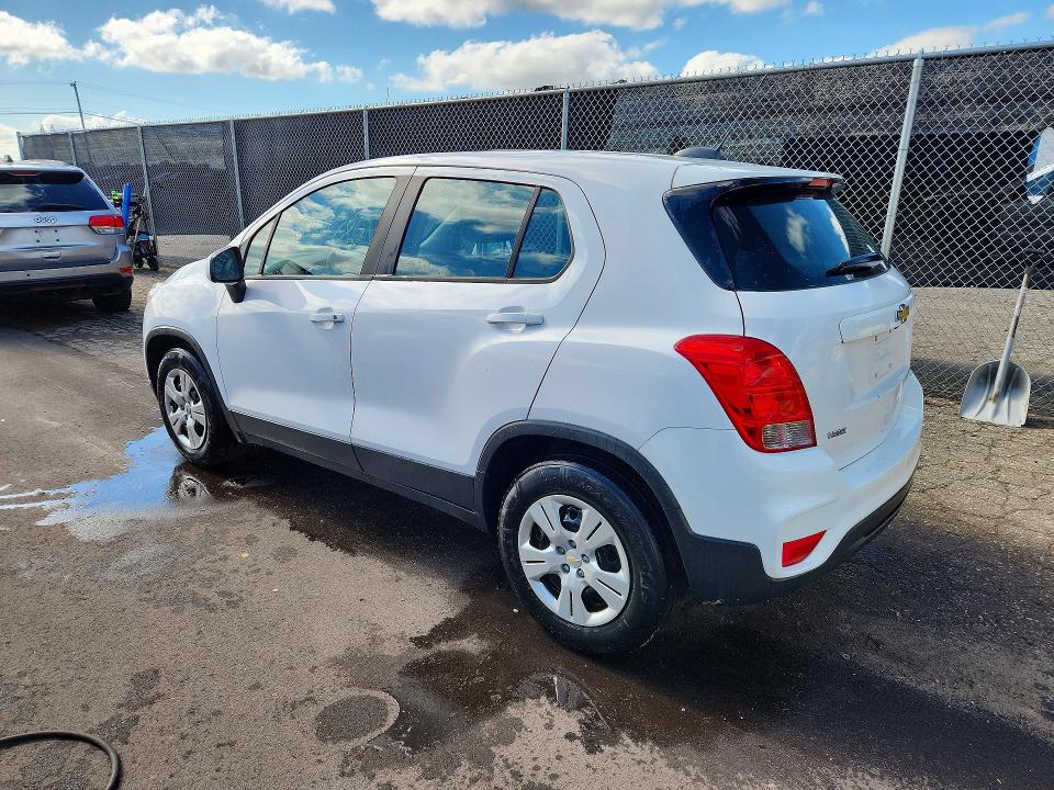 Photo 2 from auction – 2018 CHEVROLET TRAX with VIN 3GNCJKSB1JL293018