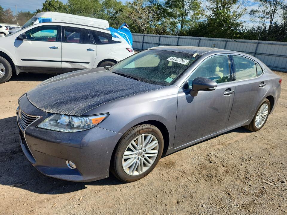 LEXUS ES 2014 مع رقم تعريف المركبة JTHBK1GG2E2101529 - صورة من المزاد
