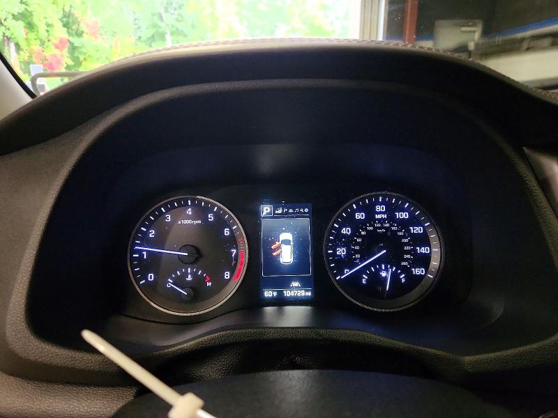 Photo 9 from auction – 2017 HYUNDAI TUCSON with VIN KM8J3CA27HU303922