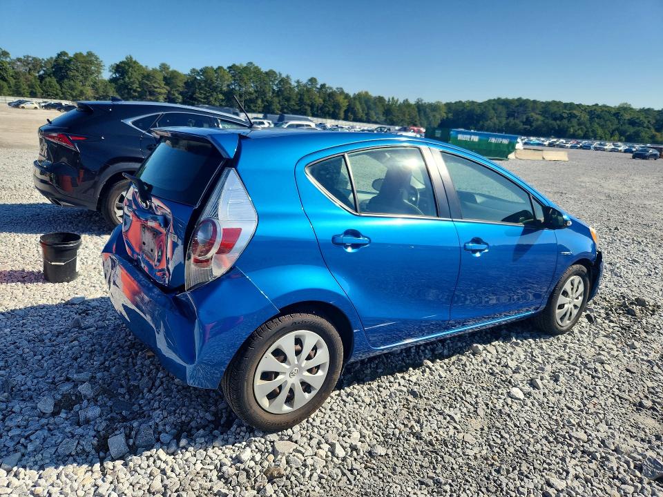 Photo 3 from auction – 2013 TOYOTA PRIUS C with VIN JTDKDTB33D1546328