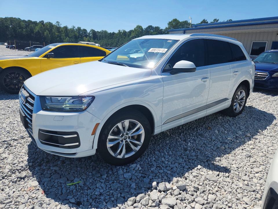 AUDI Q7 2017 с VIN WA1LAAF72HD038655 - Снимка от търг