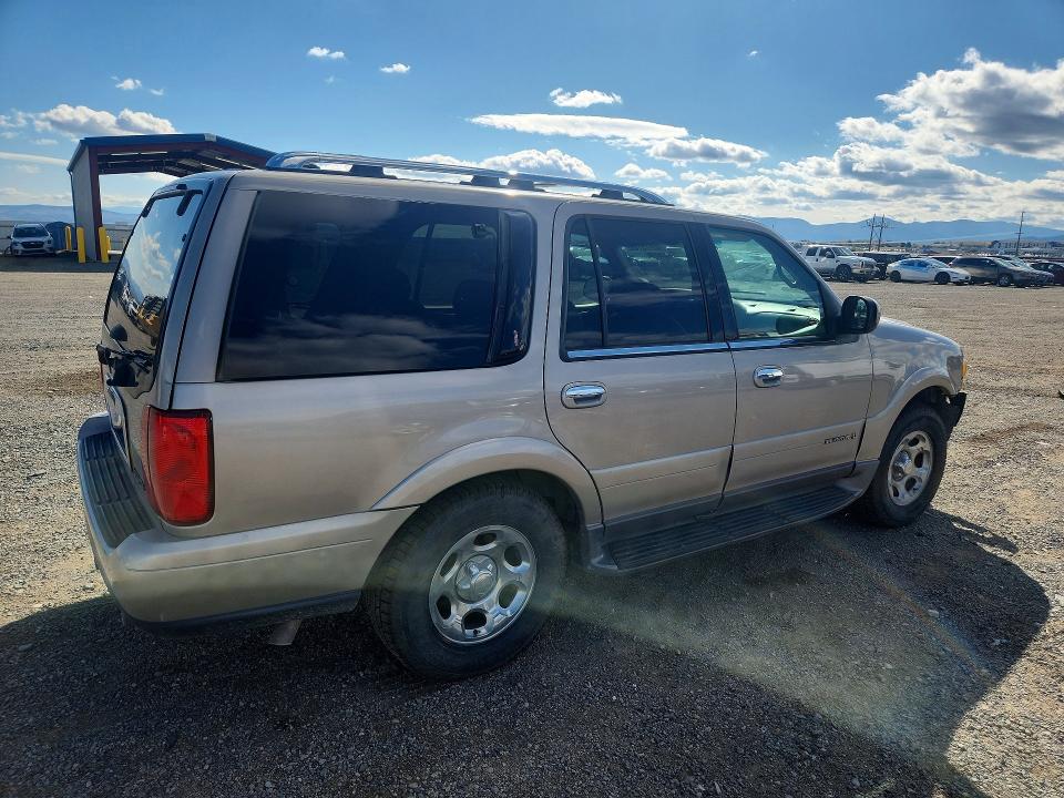 Photo 3 from auction – 2000 LINCOLN NAVIGATOR with VIN 5LMPU28A7YLJ04273