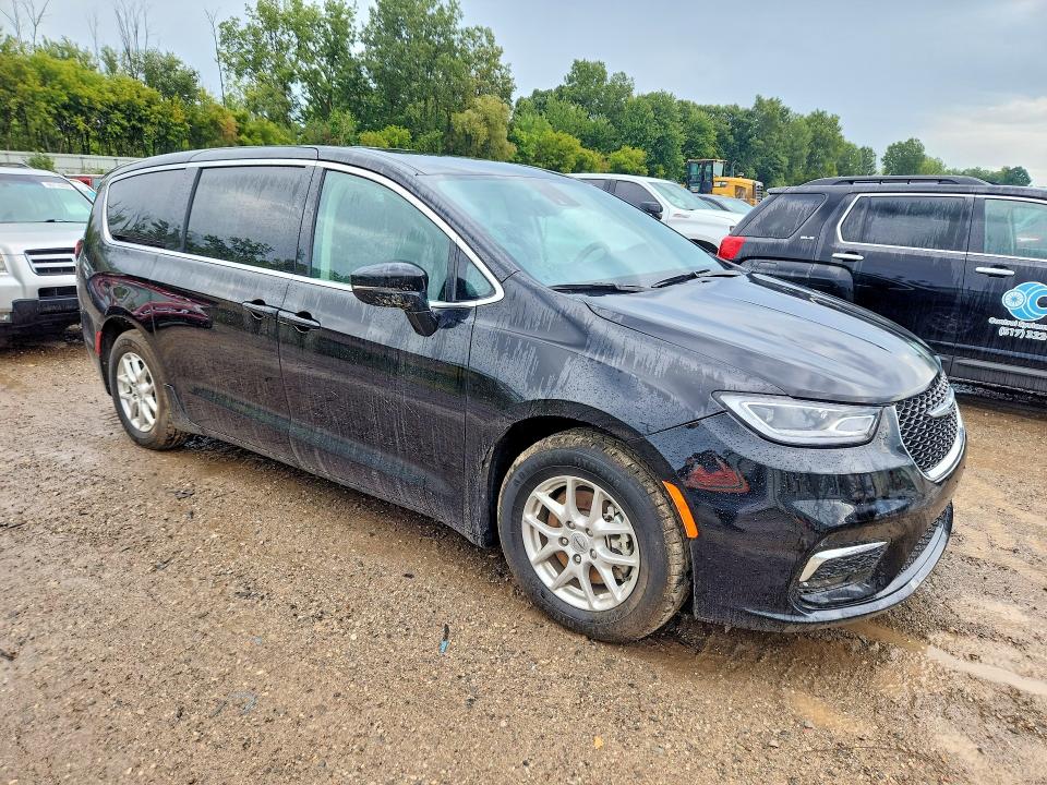 Снимка 4 от търг – 2024 CHRYSLER PACIFICA с VIN 2C4RC1BG3RR179880