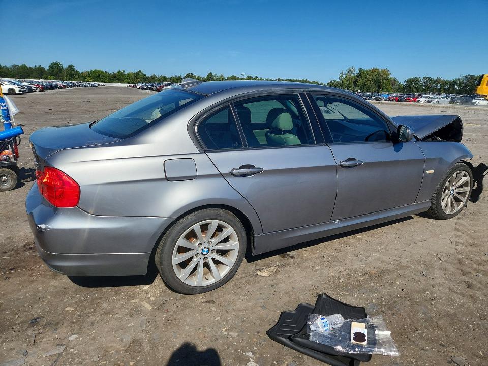 Photo 3 from auction – 2011 BMW 328 with VIN WBAPH7G53BNN06457