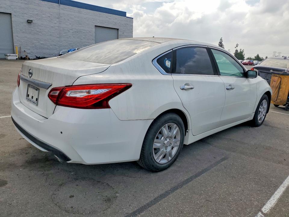 Снимка 3 от търг – 2016 NISSAN ALTIMA с VIN 1N4AL3AP2GN341007