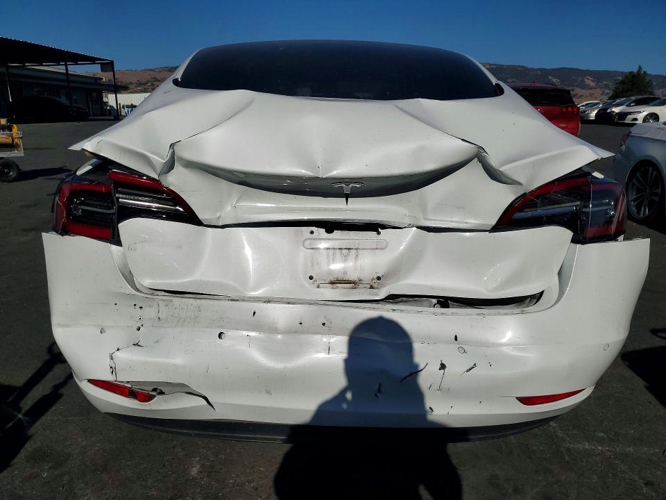 صورة رقم 6 من المزاد - 2018 TESLA MODEL 3 مع VIN 5YJ3E1EAXJF069951