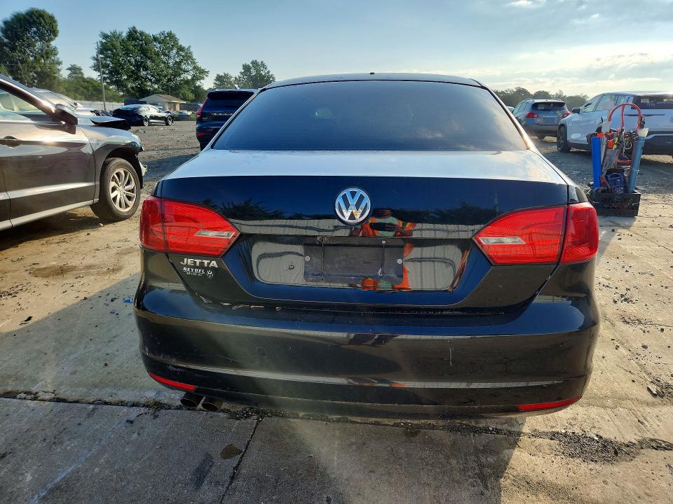 Photo 6 from auction – 2011 VOLKSWAGEN JETTA with VIN 3VW2K7AJ9BM058415