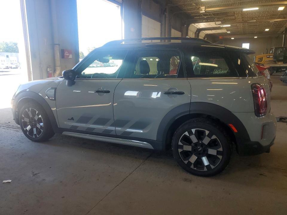 Photo 2 from auction – 2023 MINI COOPER with VIN WMZ83BR00P3R04139
