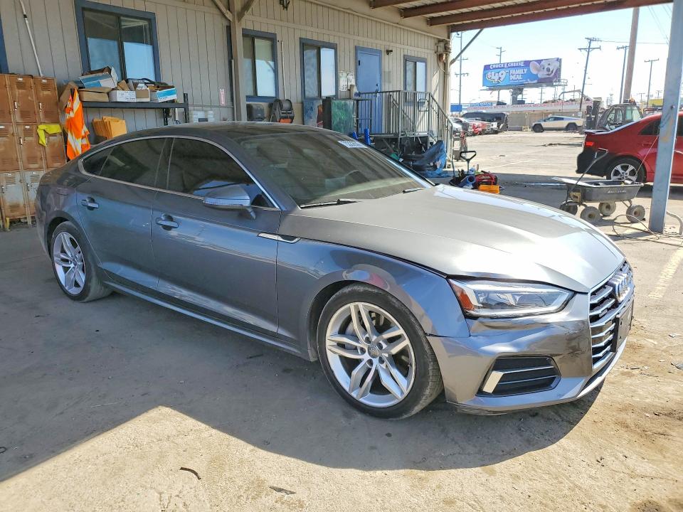Снимка 4 от търг – 2019 AUDI A5 с VIN WAUANCF53KA064845