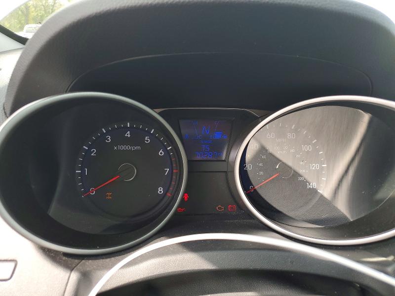 Photo 9 from auction – 2012 HYUNDAI TUCSON with VIN KM8JUCAC5CU493055