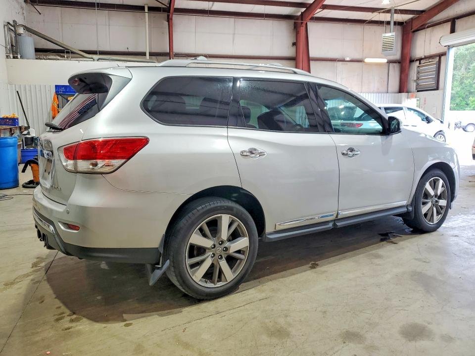 Photo 3 from auction – 2013 NISSAN PATHFINDER with VIN 5N1AR2MN8DC650478