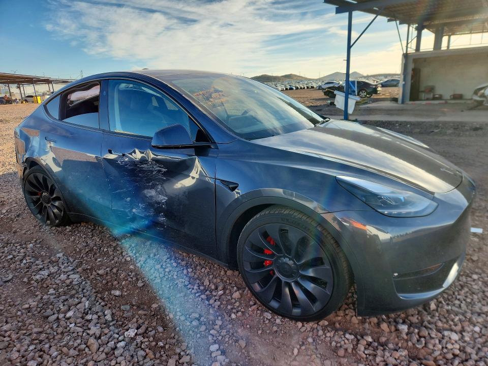 Фото 4 с аукциона – 2023 TESLA MODEL Y с VIN 7SAYGDEF9PF859377