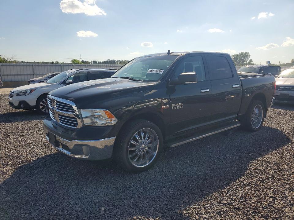 Снимка 1 от търг – 2015 RAM 1500 с VIN 3C6RR7LT3FG596213