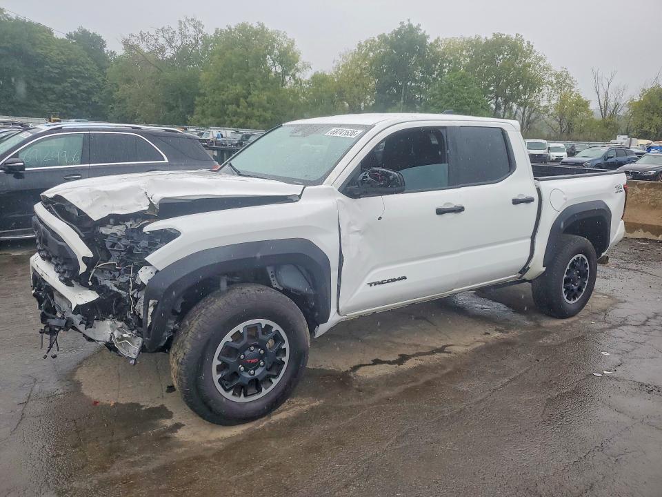 Zdjęcie 1 z aukcji – 2024 TOYOTA TACOMA z VIN 3TMLB5JN8RM054980