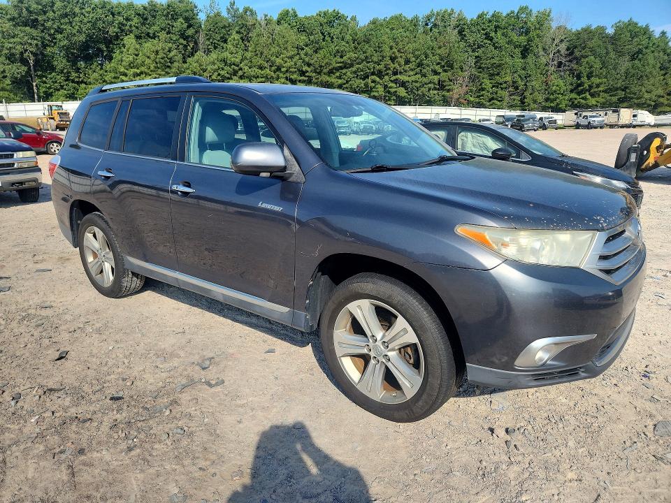 Photo 4 from auction – 2011 TOYOTA HIGHLANDER with VIN 5TDDK3EH4BS080771