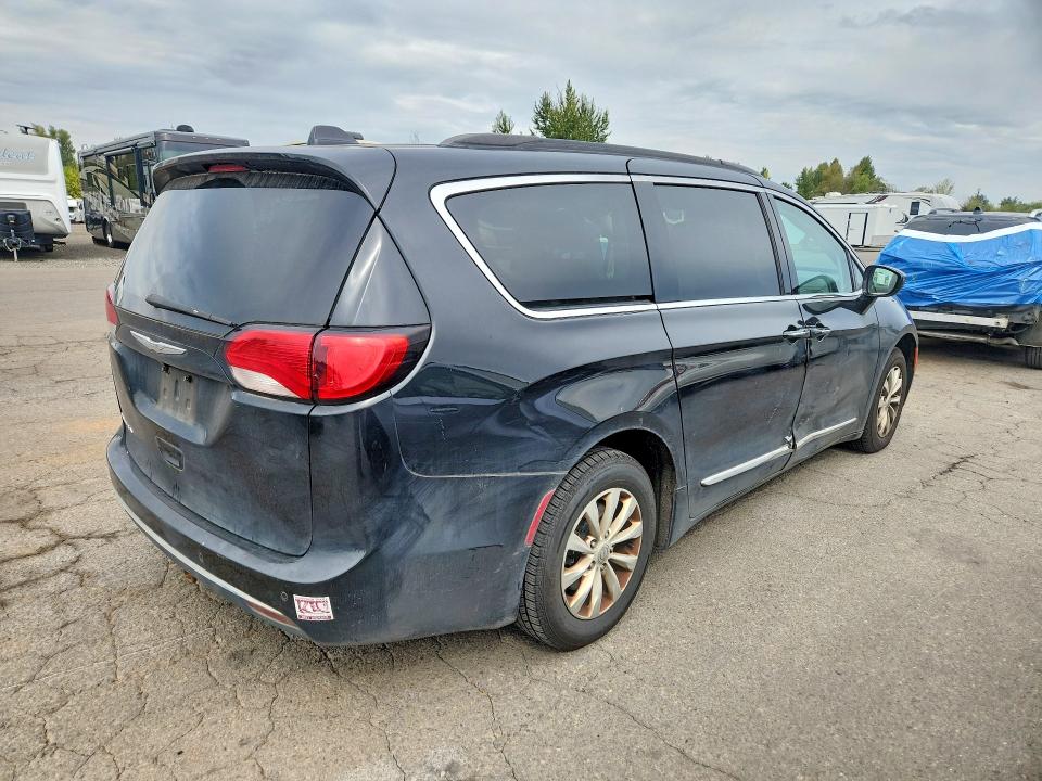 صورة رقم 3 من المزاد - 2017 CHRYSLER PACIFICA مع VIN 2C4RC1BG8HR591095