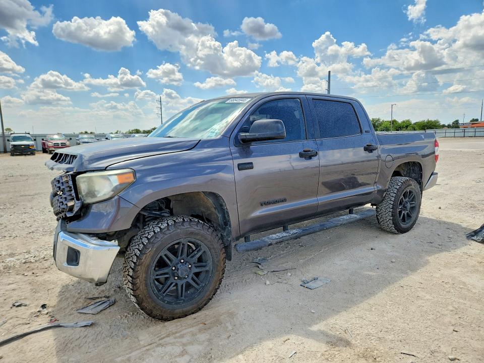 TOYOTA TUNDRA 2018 с VIN 5TFDW5F15JX710615 - Снимка от търг
