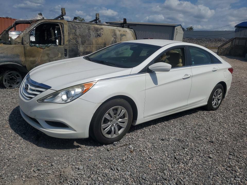 HYUNDAI SONATA 2013 with VIN 5NPEB4AC2DH526073 - Photo from auction