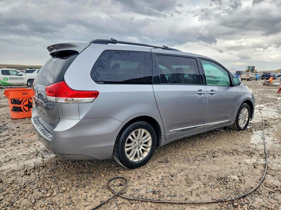 Photo 3 from auction – 2013 TOYOTA SIENNA with VIN 5TDYK3DC9DS306779