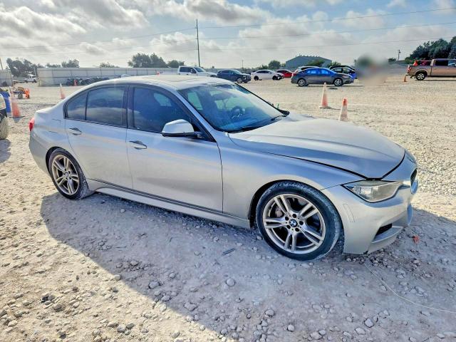 Foto 4 de la subasta – 2013 BMW 335 con VIN WBA3A9G5XDNR97157