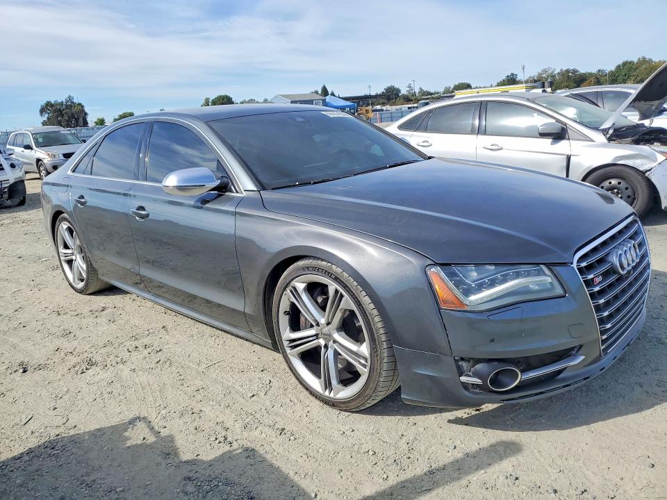Photo 4 from auction – 2013 AUDI S8 with VIN WAUD2AFD3DN015495