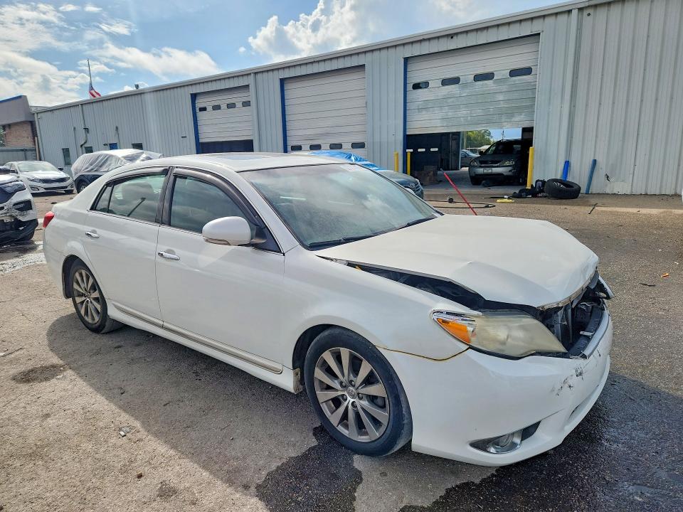 Снимка 4 от търг – 2011 TOYOTA AVALON с VIN 4T1BK3DB0BU401359