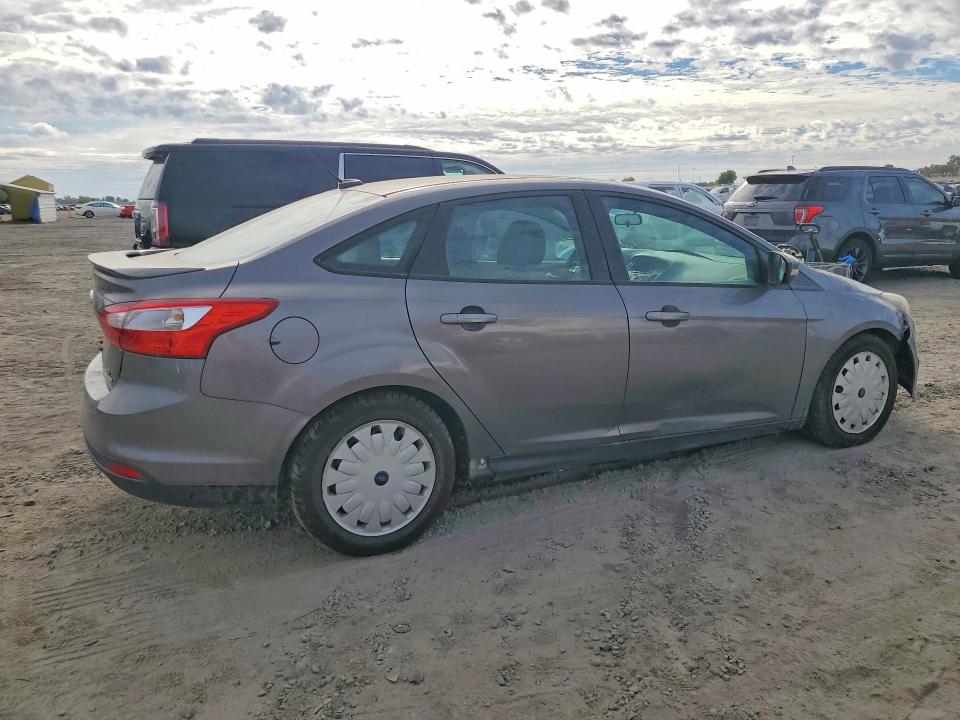 Photo 3 from auction – 2014 FORD FOCUS with VIN 1FADP3F21EL186005