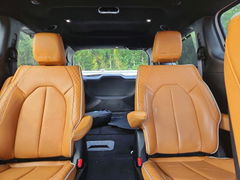 Photo 10 from auction – 2023 CHRYSLER PACIFICA with VIN 2C4RC1N79PR595506