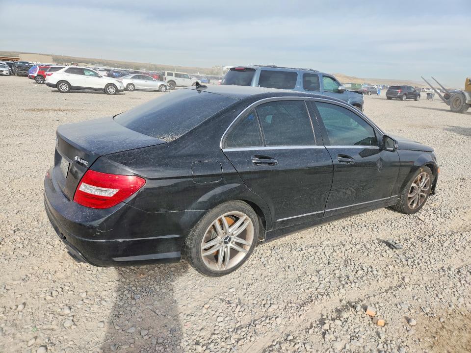 Photo 3 from auction – 2012 MERCEDES-BENZ C with VIN WDDGF8BB1CR239525