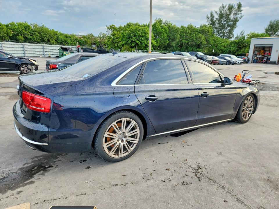 Фото 3 с аукциона – 2011 AUDI A8 с VIN WAURVAFD2BN018155