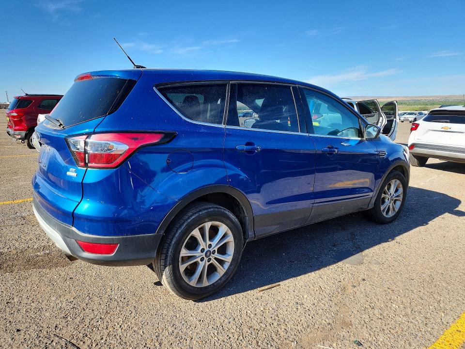 Photo 3 from auction – 2017 FORD ESCAPE with VIN 1FMCU0GD8HUD11427