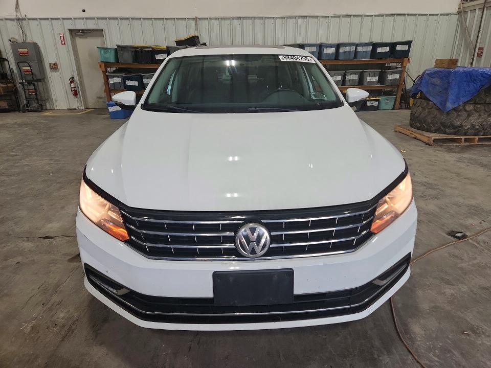 Photo 5 from auction – 2016 VOLKSWAGEN PASSAT with VIN 1VWBT7A39GC019850