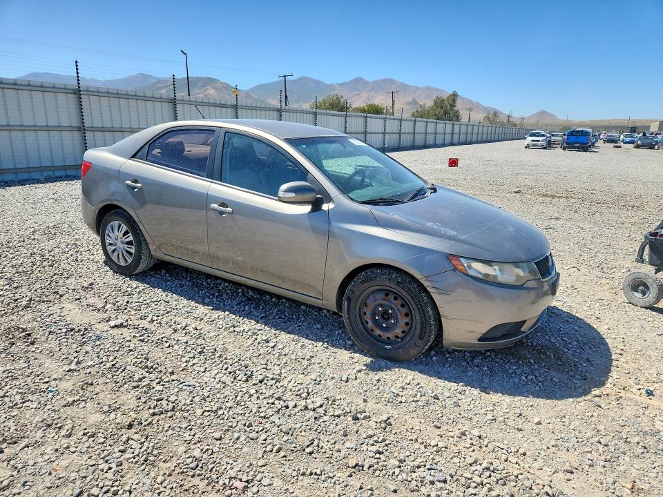 Photo 4 from auction – 2010 KIA FORTE with VIN KNAFU4A21A5167300
