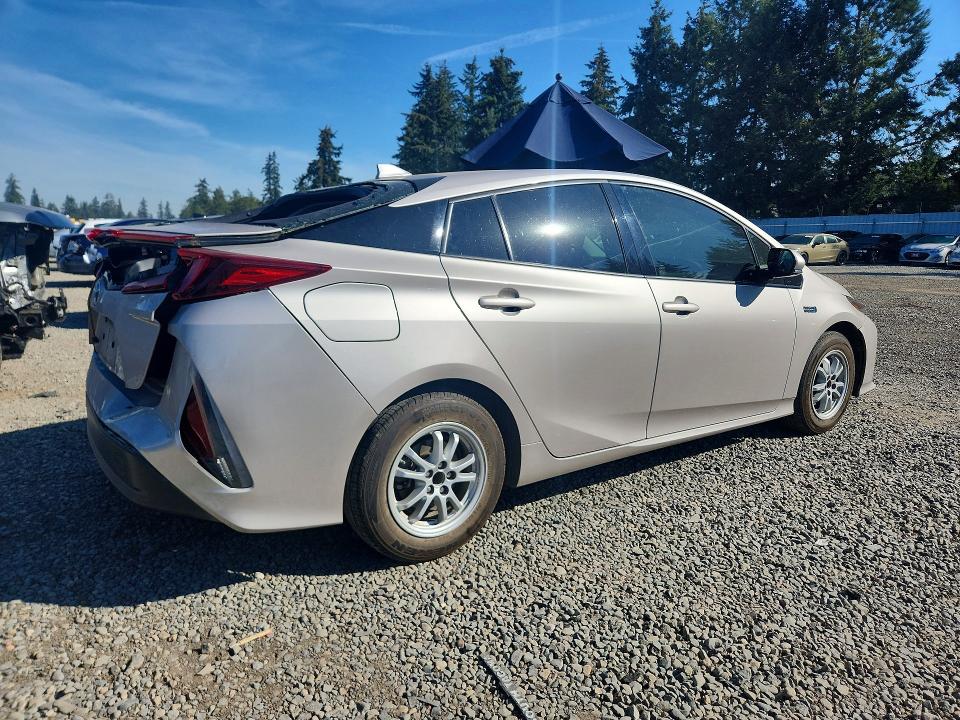 Photo 3 from auction – 2018 TOYOTA PRIUS PRIME with VIN JTDKARFP5J3090244