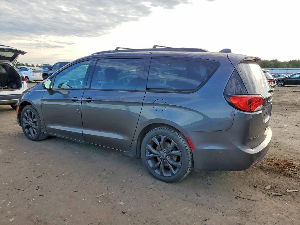 Foto 2 de la subasta – 2019 CHRYSLER PACIFICA con VIN 2C4RC1GG3KR667970