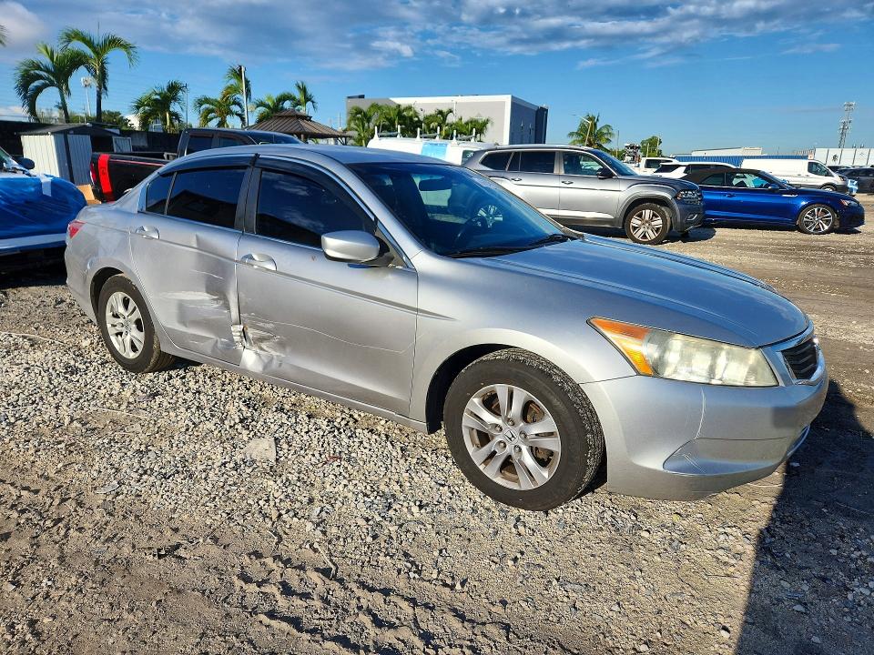 Photo 4 from auction – 2011 HONDA ACCORD with VIN 1HGCP2F60BA113476