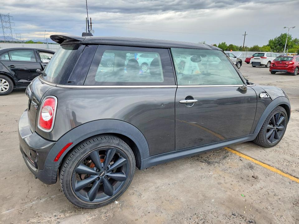 Photo 3 from auction – 2013 MINI COOPER with VIN WMWSV3C55DT478080