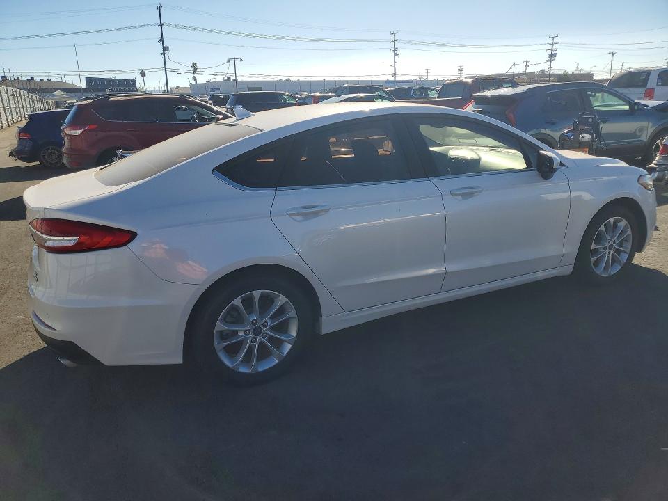Photo 3 from auction – 2019 FORD FUSION with VIN 3FA6P0HD1KR134666