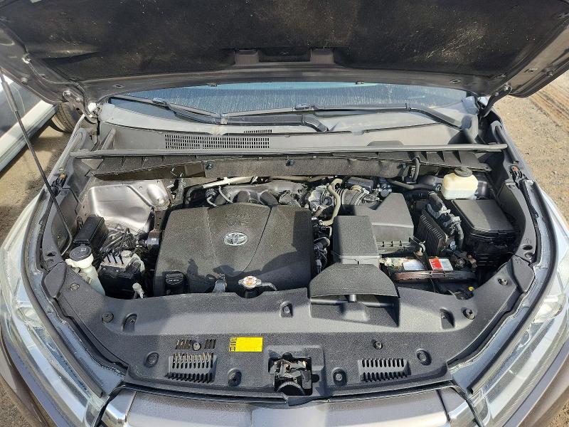 Photo 12 from auction – 2018 TOYOTA HIGHLANDER with VIN 5TDDZRFH5JS488353