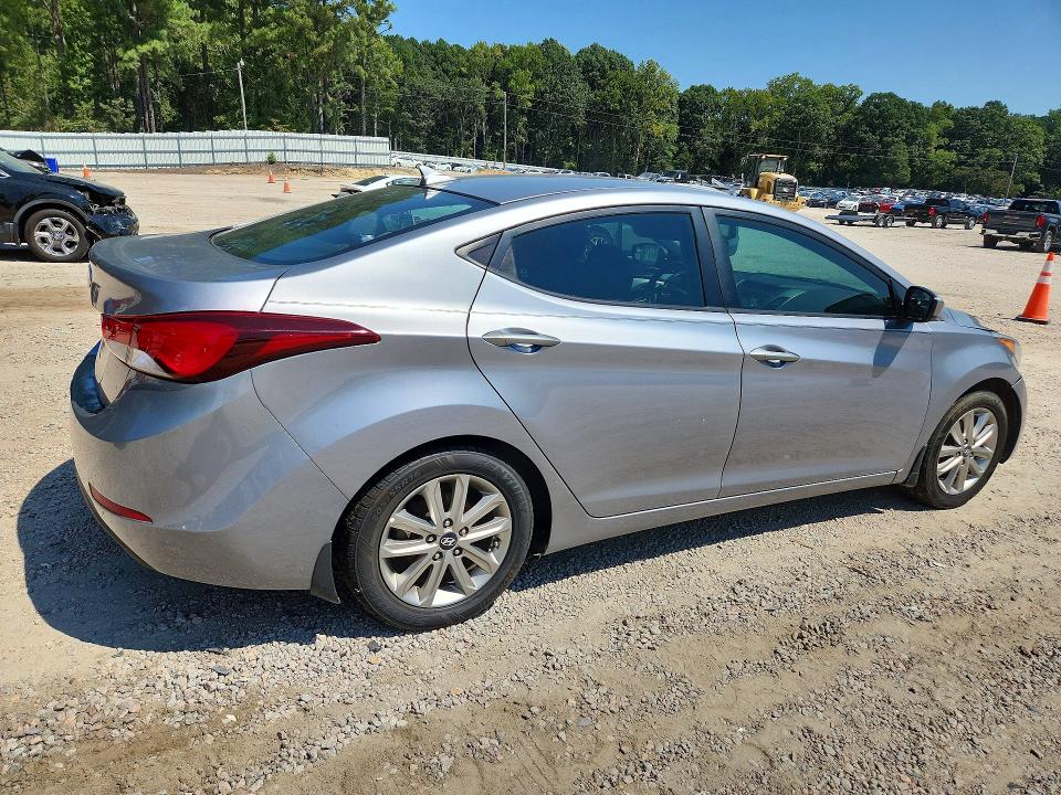 Photo 3 from auction – 2015 HYUNDAI ELANTRA with VIN 5NPDH4AE2FH556317