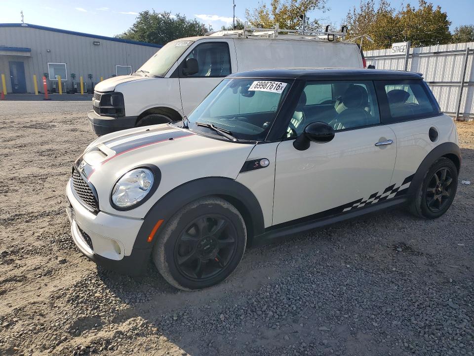 MINI COOPER 2009 with VIN WMWMF73509TW82631 - Photo from auction